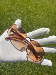 Gucci (marble arms)